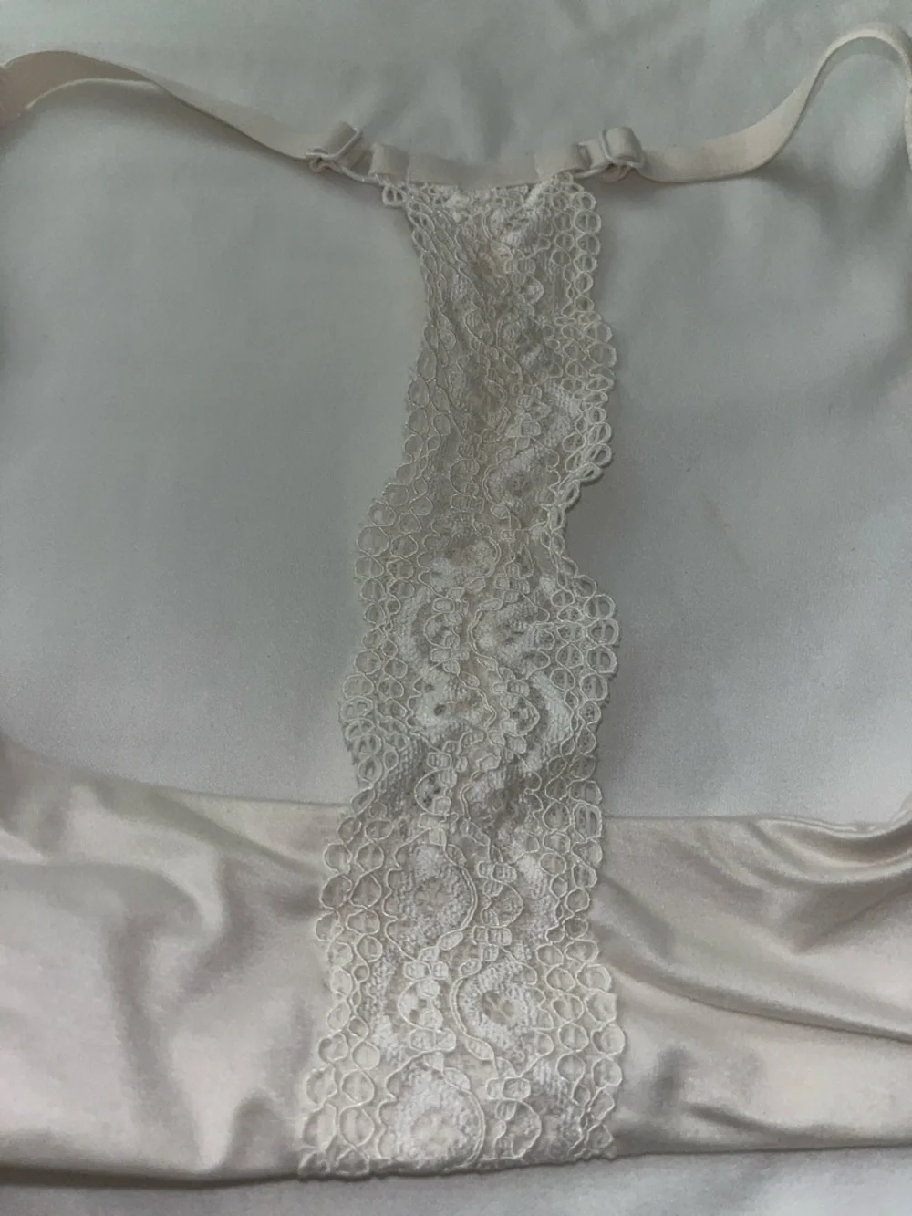 Victoria's Secret Body by Victoria Cream Racerback Demi 32DDD